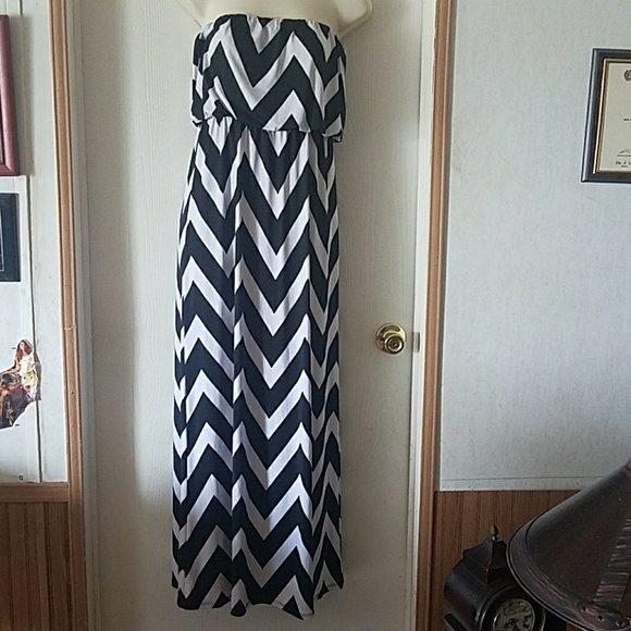 Fascination Women's Halter Dress, Size Medium - Picture 4 of 4